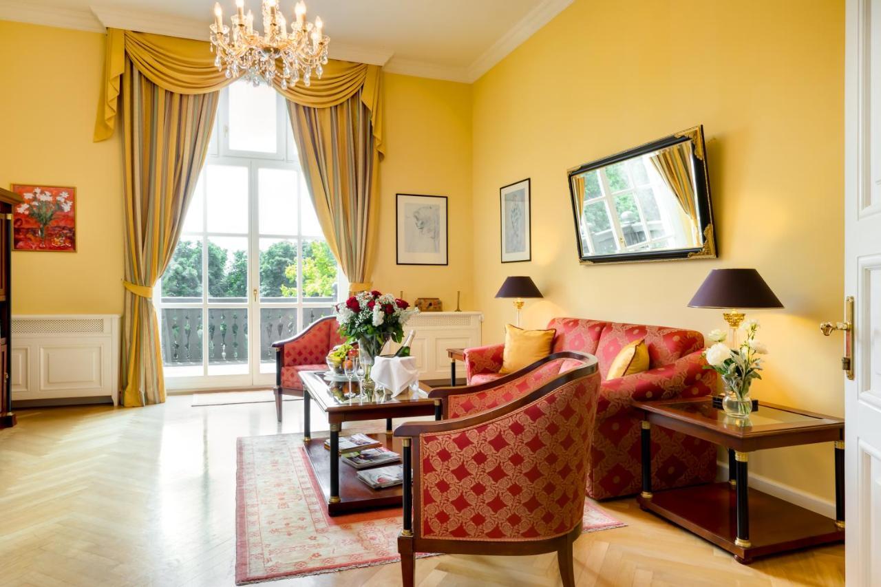 Castle Hotel Grof Degenfeld Superior Тарцаль Экстерьер фото