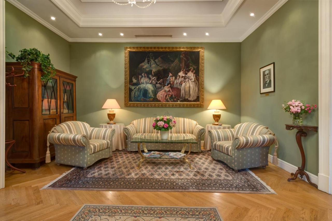 Castle Hotel Grof Degenfeld Superior Тарцаль Экстерьер фото
