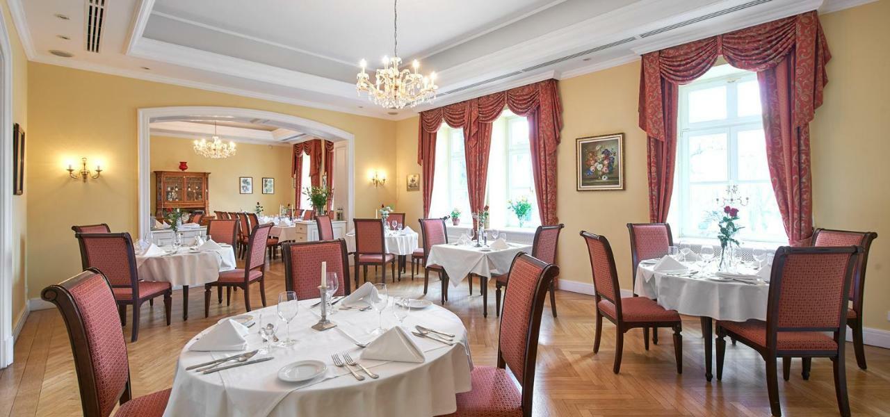 Castle Hotel Grof Degenfeld Superior Тарцаль Экстерьер фото